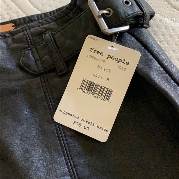 Black leather skirt - Picture 2 of 3